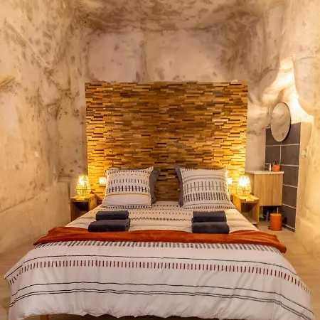 Troglodyte Unique Avec Jacuzzi, Billard Et Jardin, Près De Doué La Fontaine Et Saumur - Fr-1-622-69 Hébergement de vacances Les Ulmes