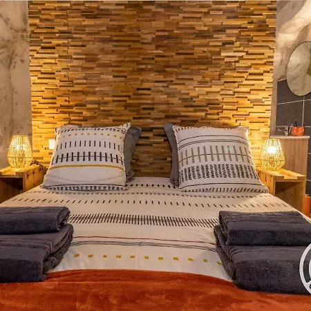 別荘 Troglodyte Unique Avec Jacuzzi, Billard Et Jardin, Pres De Doue La Fontaine Et Saumur - Fr-1-622-69 Les Ulmes