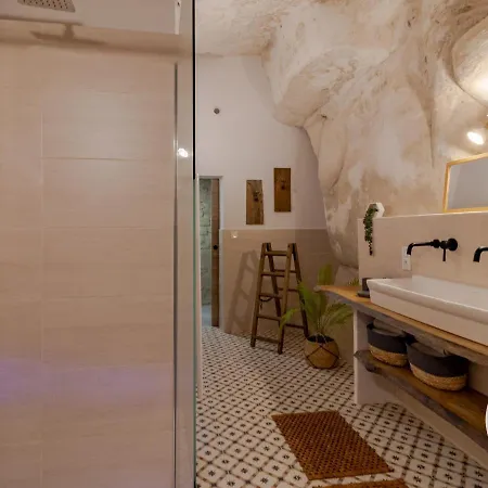 別荘 Troglodyte Unique Avec Jacuzzi, Billard Et Jardin, Pres De Doue La Fontaine Et Saumur - Fr-1-622-69 Les Ulmes