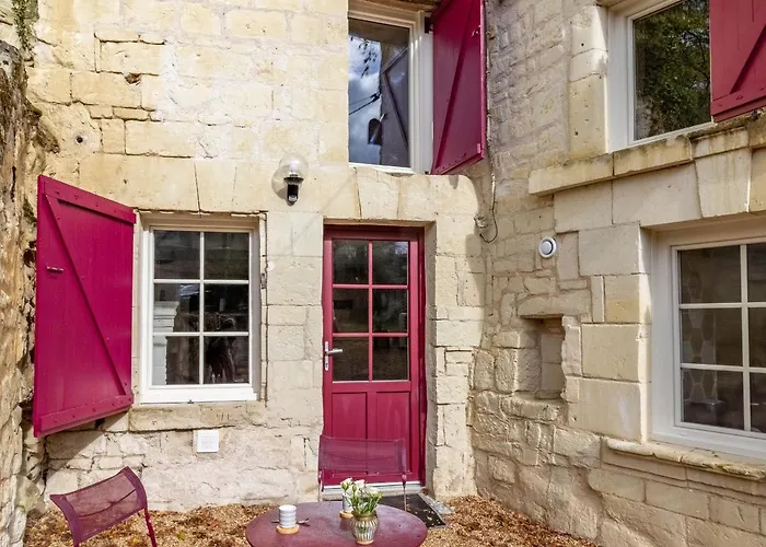 בית נופש Troglodyte Unique Avec Jacuzzi, Billard Et Jardin, Pres De Doue La Fontaine Et Saumur - Fr-1-622-69 *